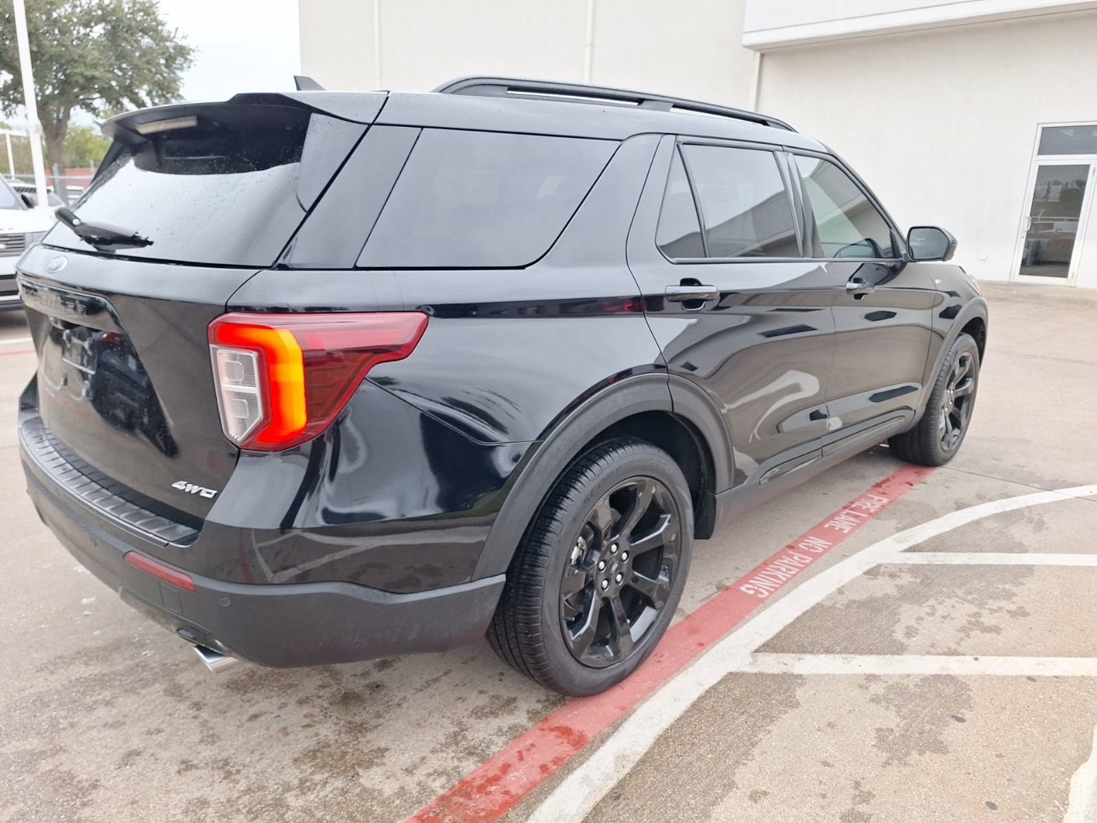 Used 2023 Ford Explorer ST-Line image 6