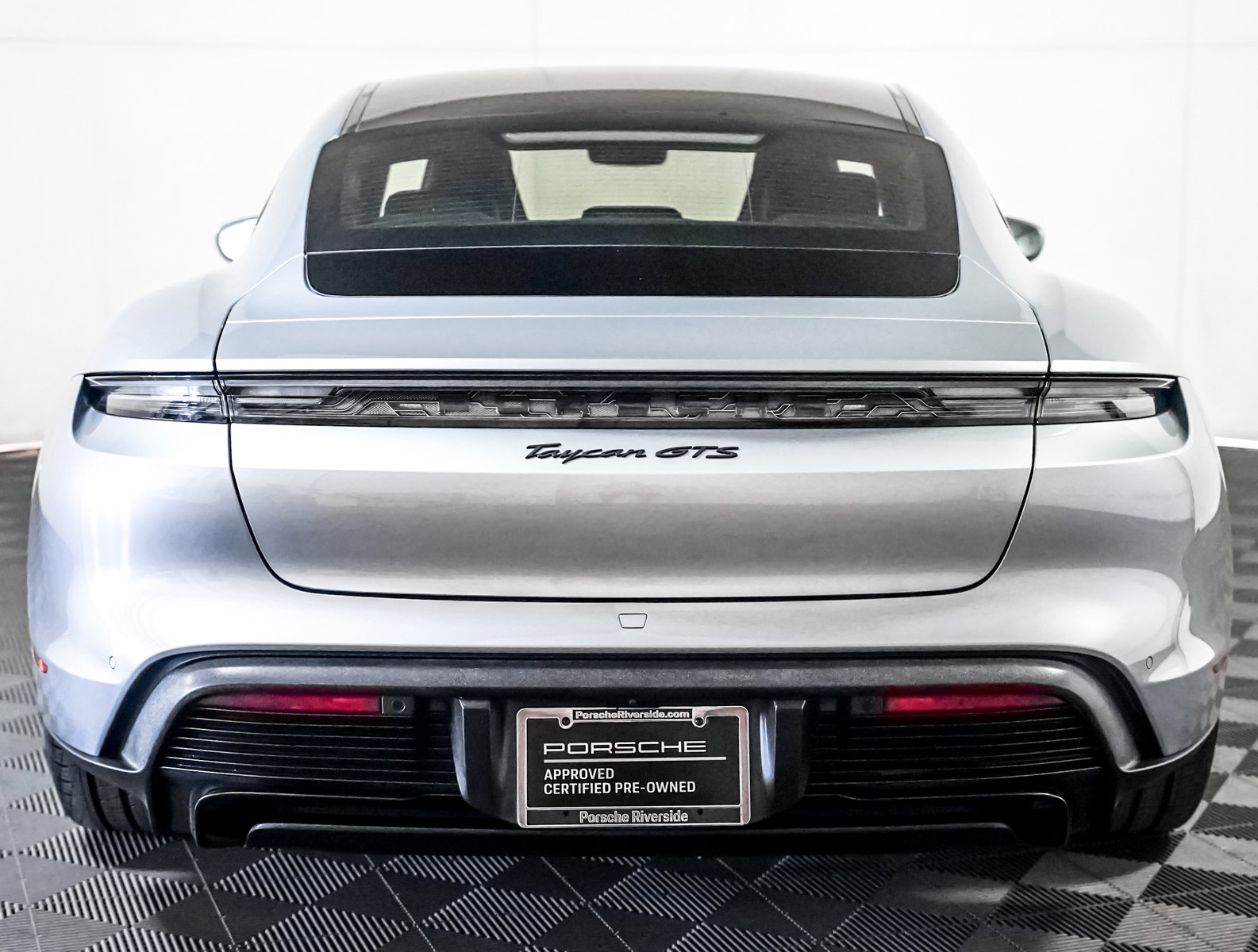 Certified 2022 Porsche Taycan GTS image 10