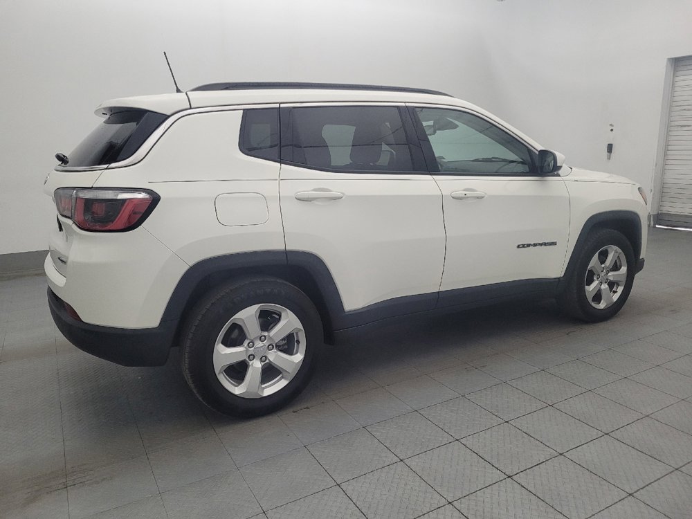 Used 2017 Jeep Compass Latitude FWD image 10