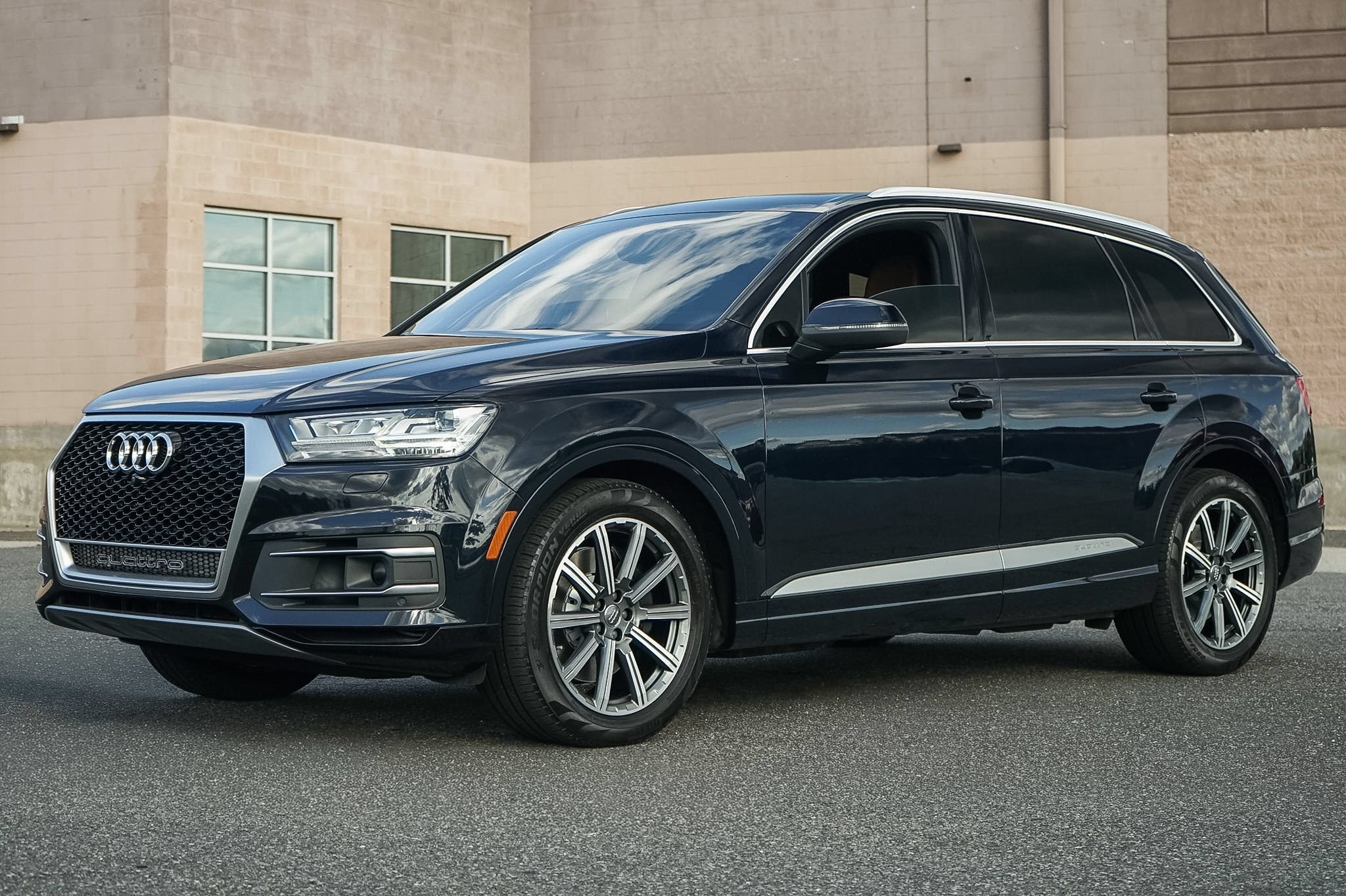 Used 2018 Audi Q7 3.0T Prestige AWD/4WD image 2