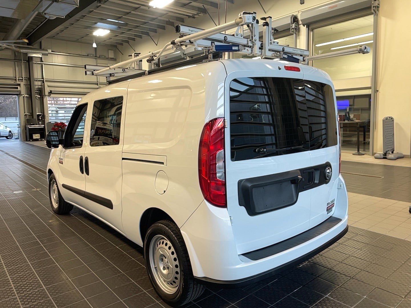 Used 2022 RAM ProMaster City Tradesman w/ Window Group 05 FWD image 16