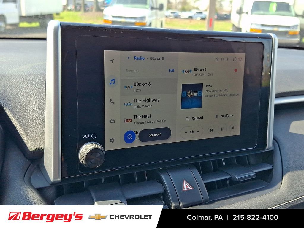 Used 2023 Toyota RAV4 XLE FWD image 19