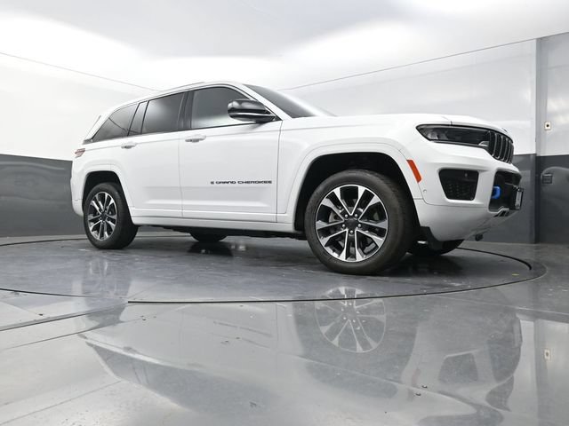 Used 2023 Jeep Grand Cherokee Overland AWD/4WD image 19