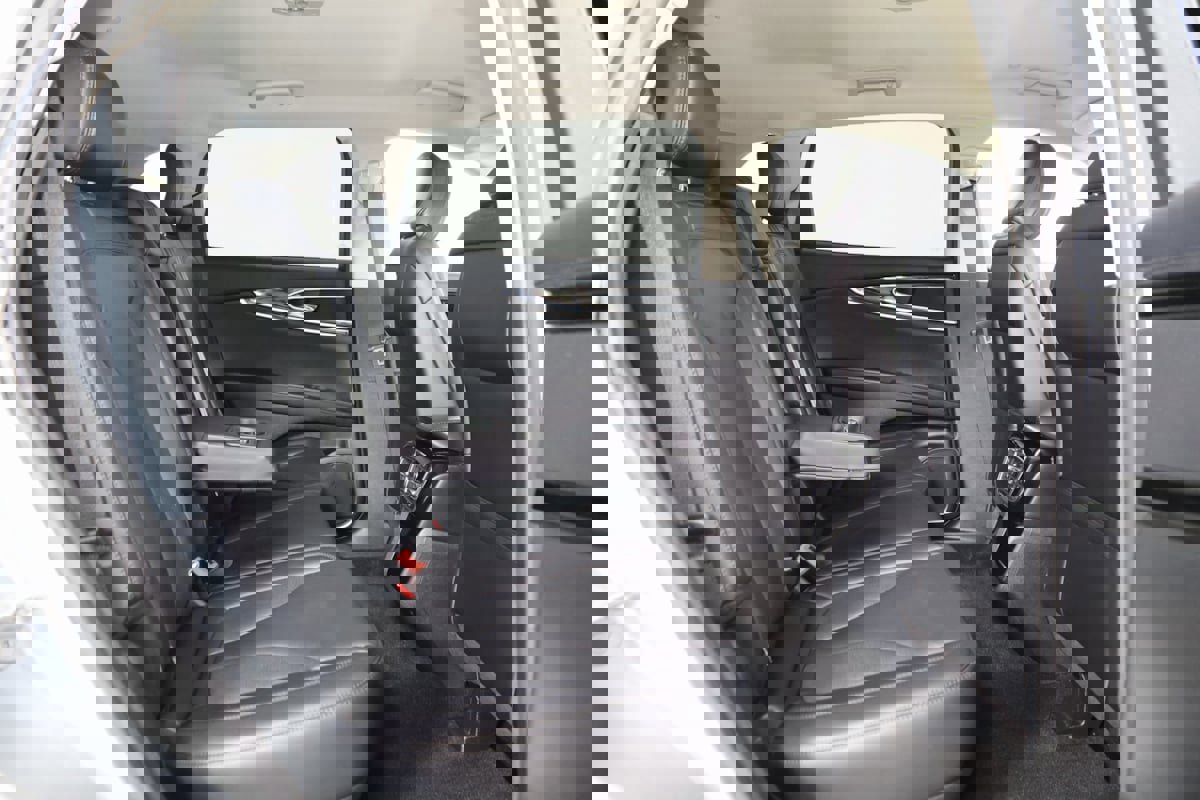 Used 2021 Lincoln Nautilus FWD w/ Equipment Group 101A image 13