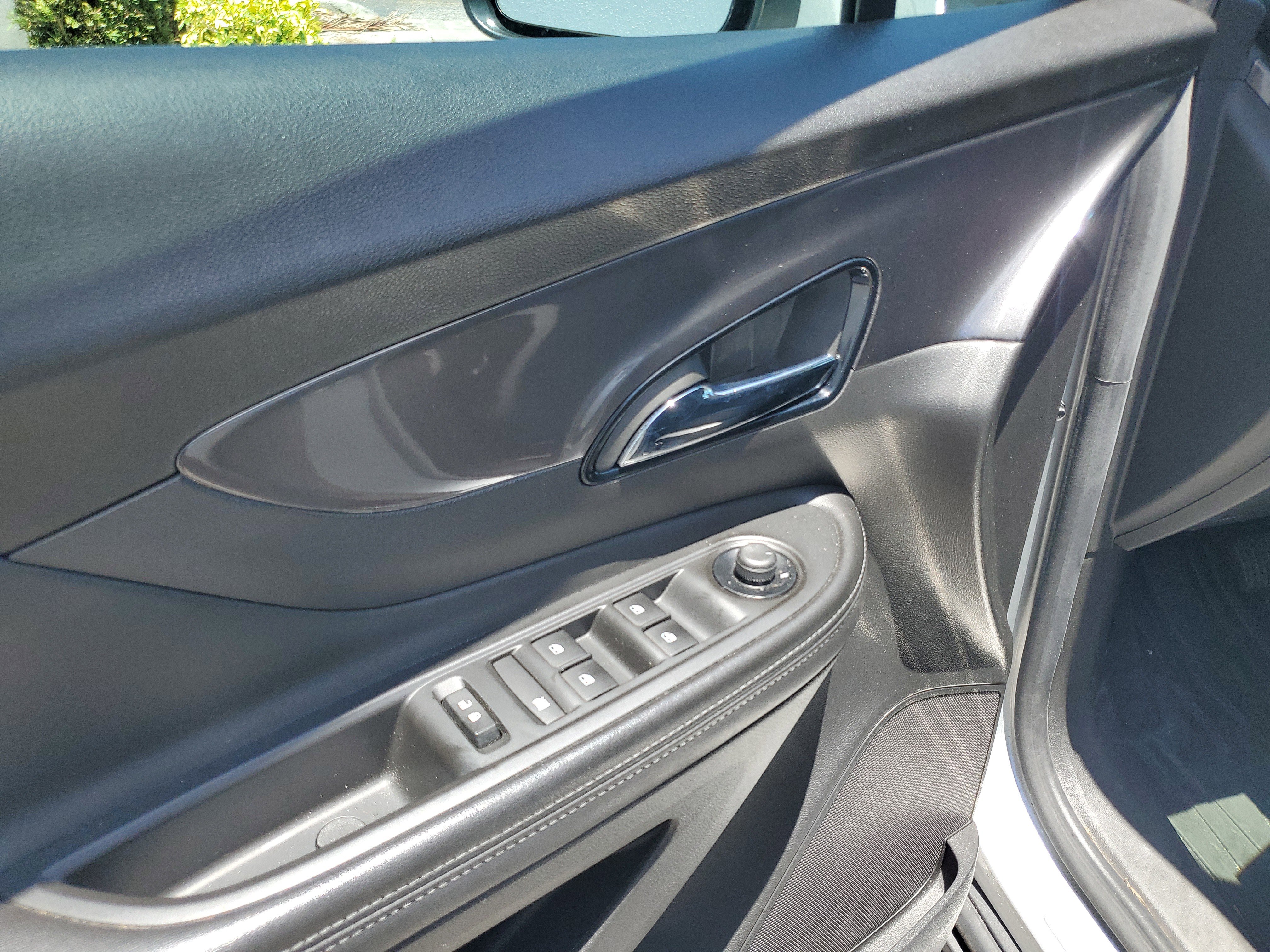 Used 2022 Buick Encore Preferred AWD/4WD image 10