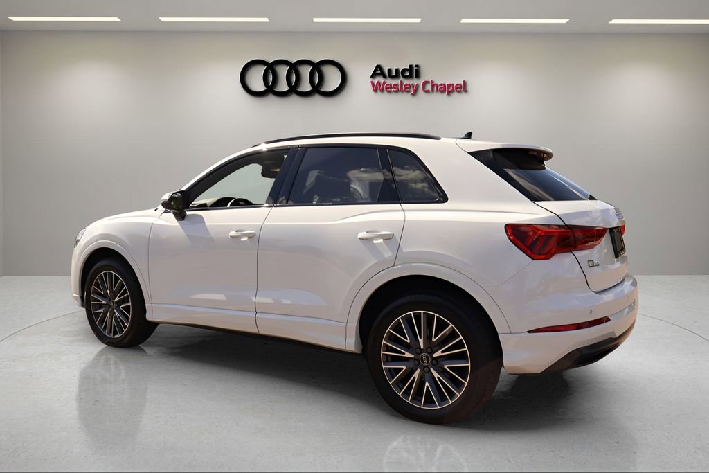 Used 2023 Audi Q3 2.0T Premium w/ Convenience Package image 3