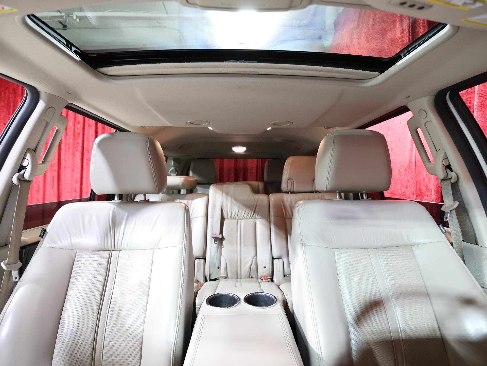 Used 2017 Lincoln Navigator Select image 27