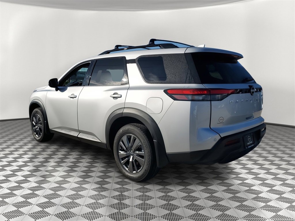 New 2025 Nissan Pathfinder SV w/ Cargo Package image 2