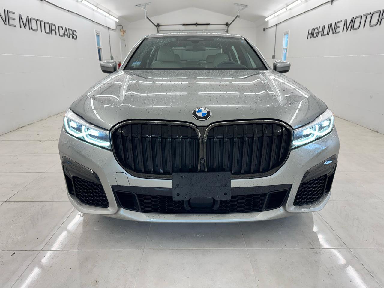 Used 2021 BMW 750i xDrive w/ Executive Package AWD/4WD image 2