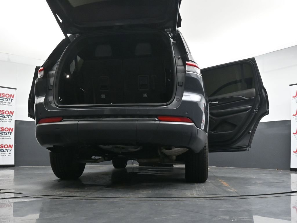 Used 2024 Jeep Grand Cherokee L Laredo AWD/4WD image 46