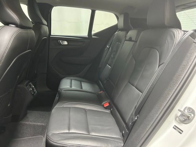 Used 2025 Volvo XC40 B5 Core AWD/4WD image 10