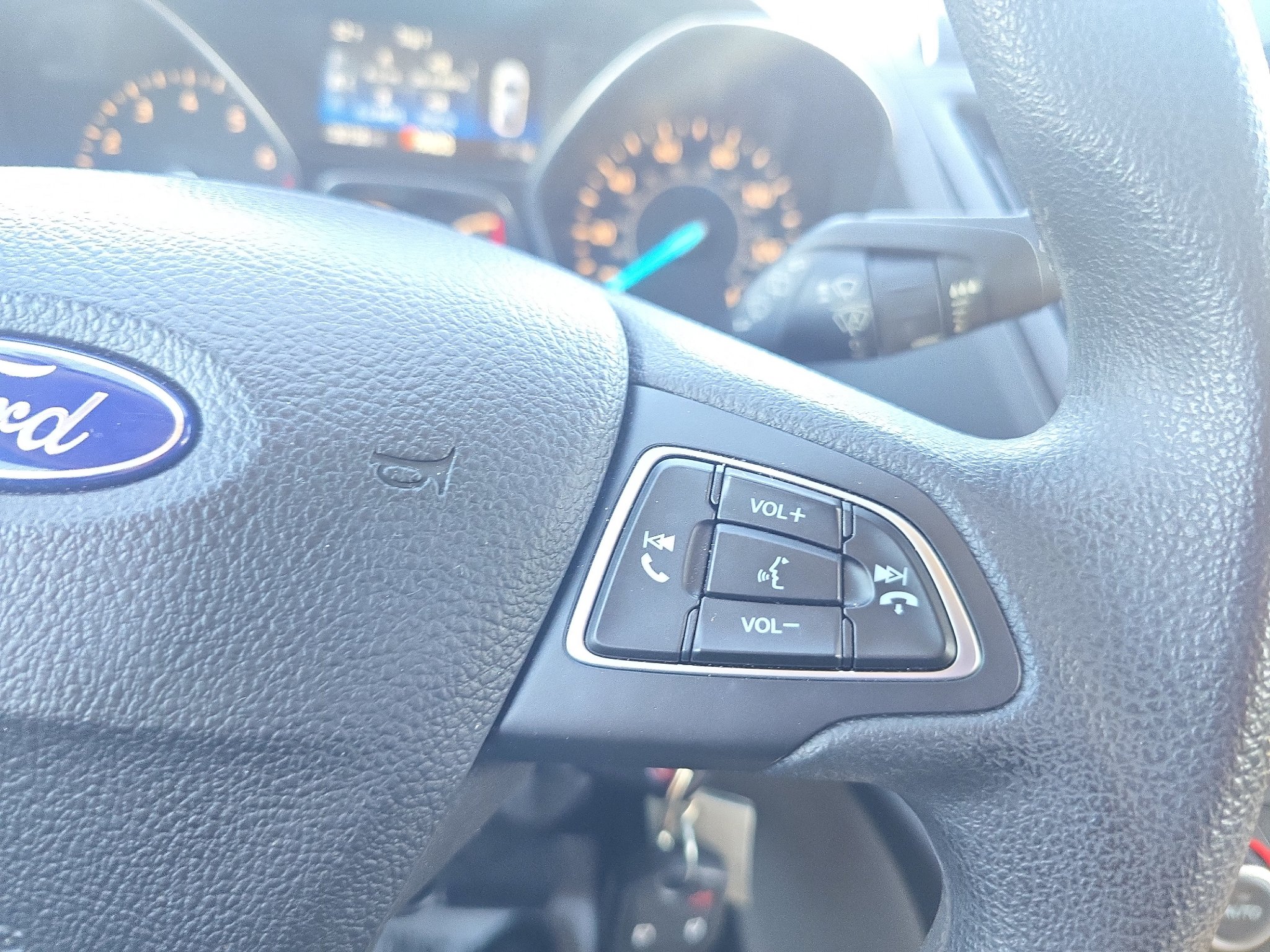 Used 2018 Ford Escape SE w/ Ford Safe & Smart Package FWD image 24