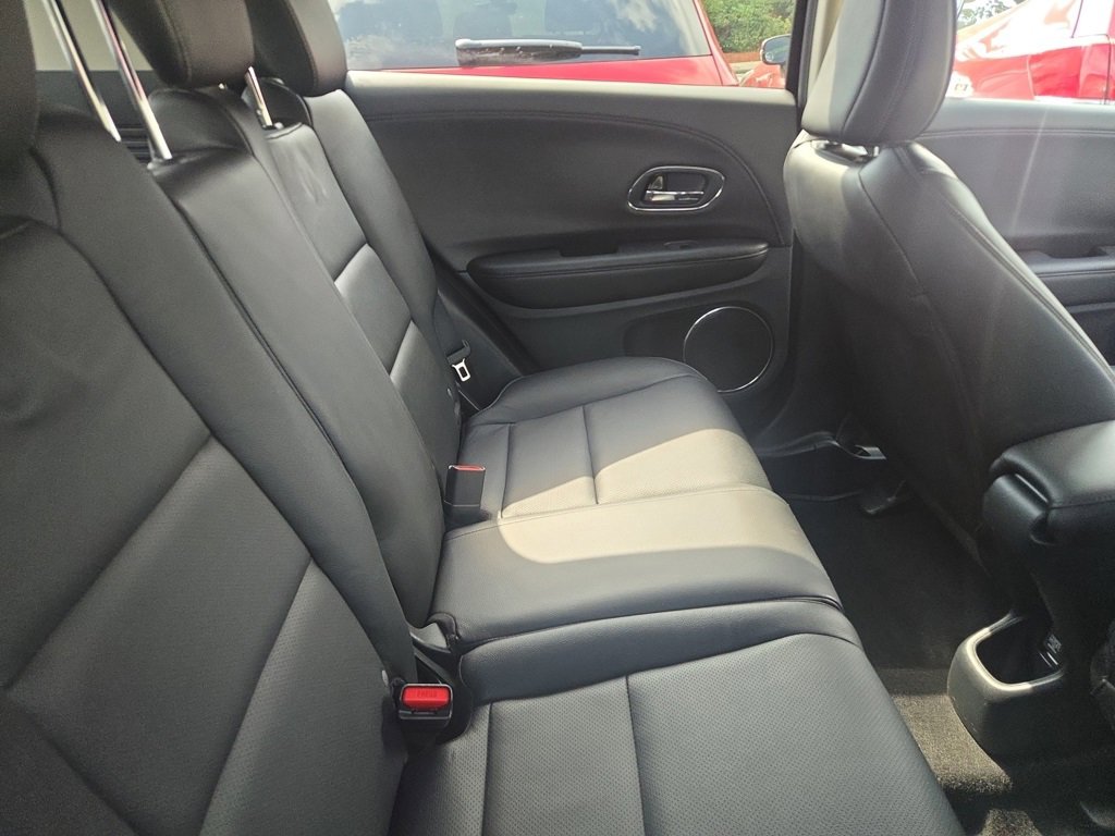 Used 2021 Honda HR-V Touring image 18