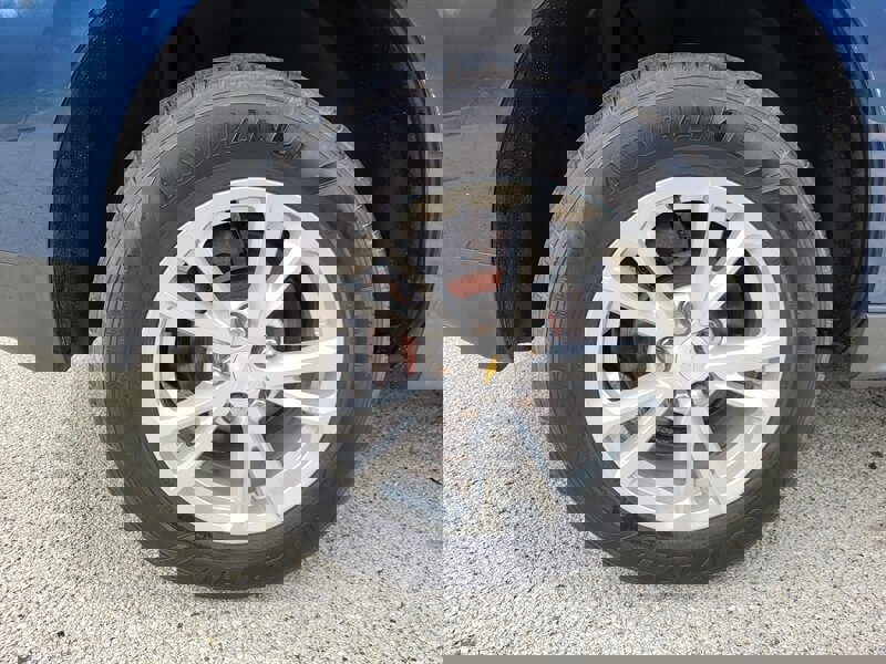 Used 2016 Chevrolet Equinox LT w/ Convenience Package image 32