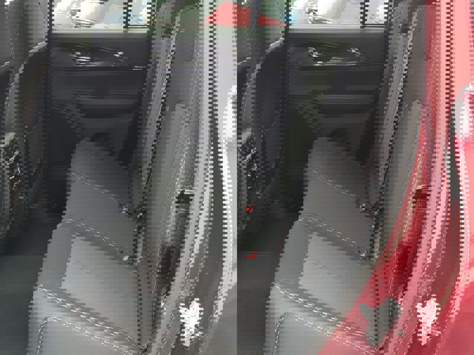 Used 2023 Jeep Grand Cherokee Laredo image 19