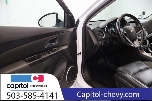 Used 2016 Chevrolet Cruze LTZ w/ Sun, Sound and Sport Package FWD image 10