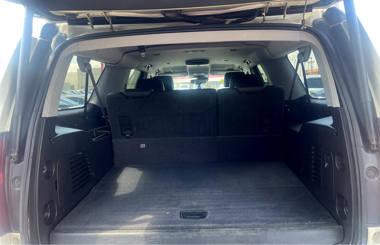 Used 2016 Chevrolet Suburban LT image 8