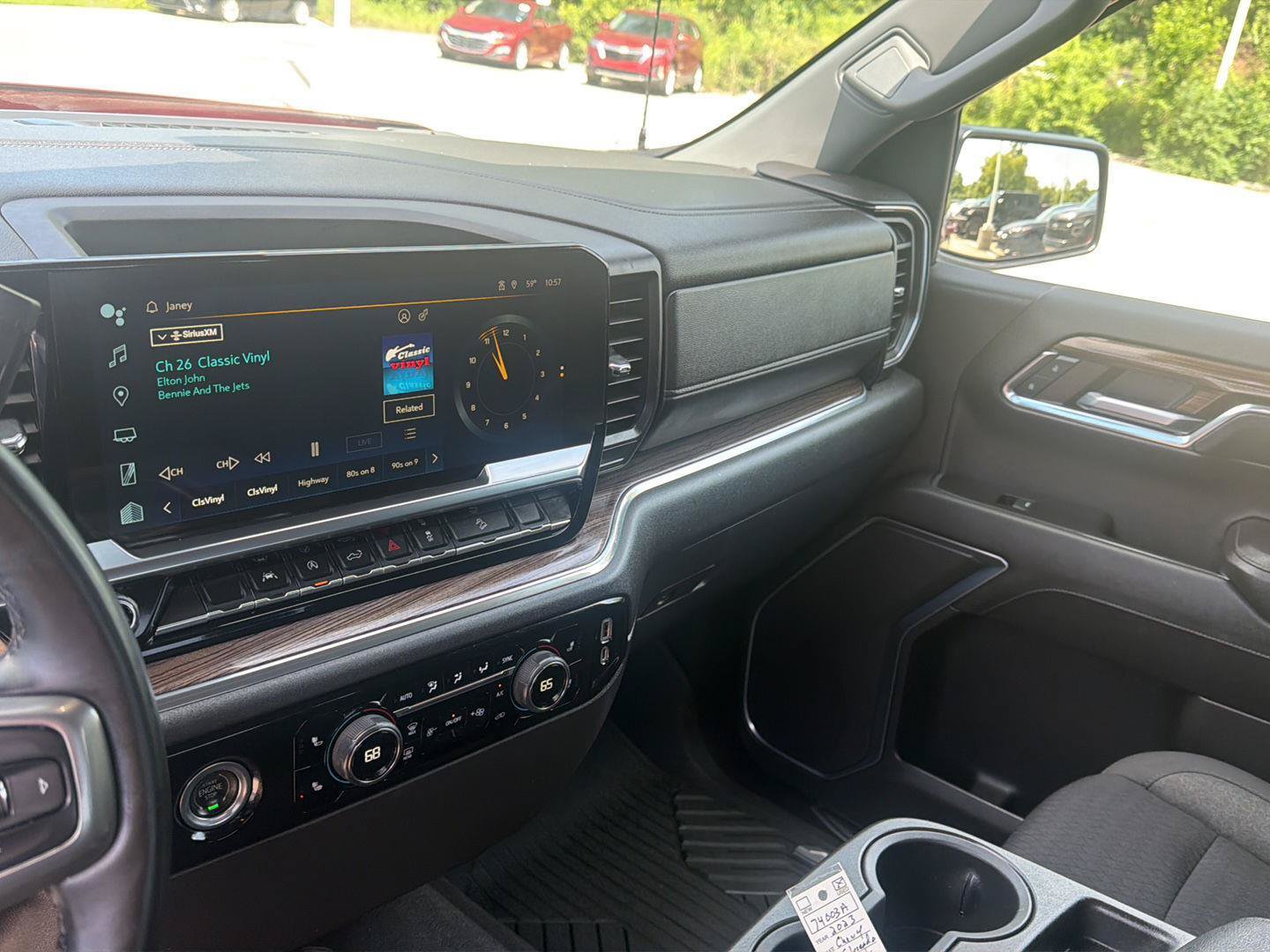 Used 2023 Chevrolet Silverado 1500 RST AWD/4WD image 15