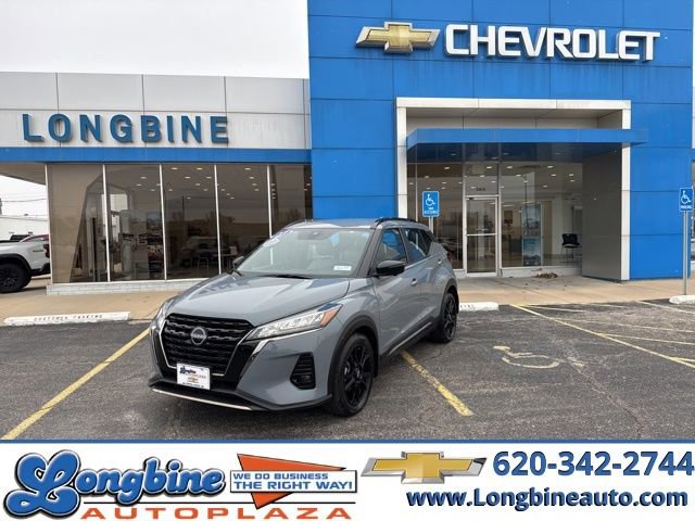 Used 2023 Nissan Kicks SR w/ SR Premium Package image 1