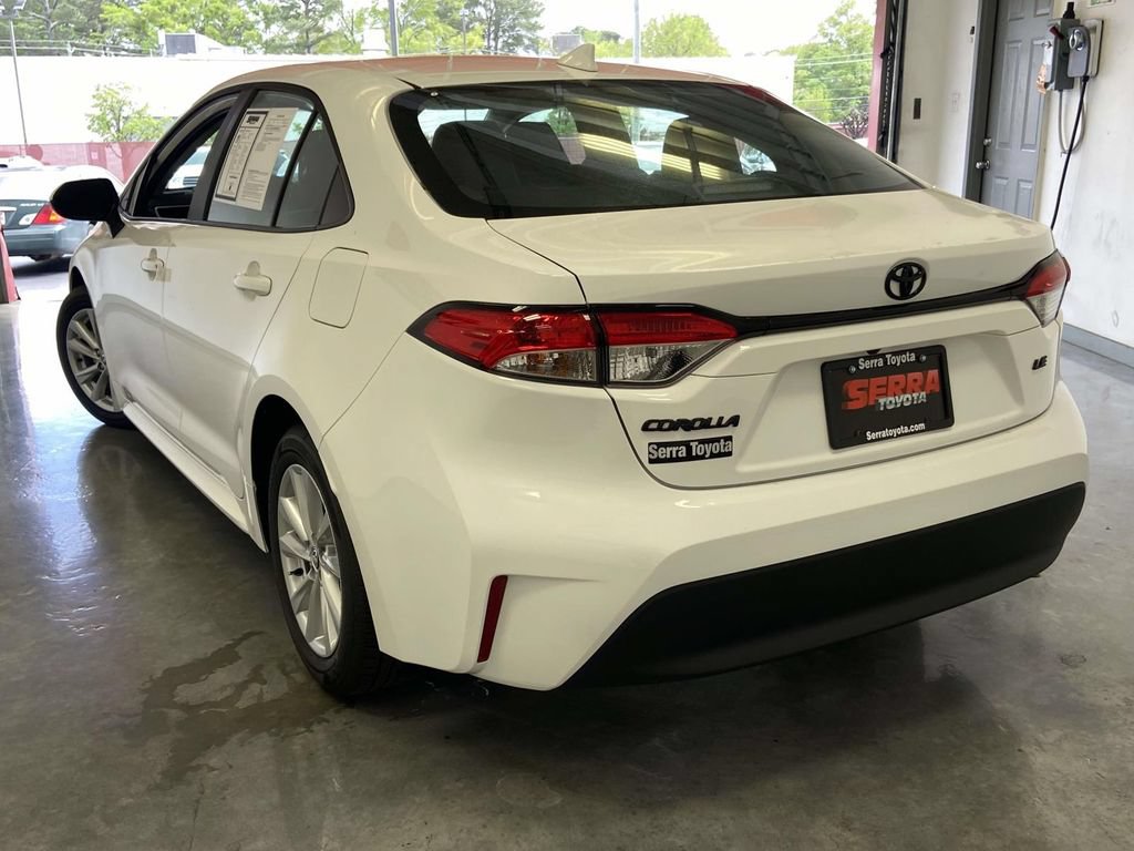 Used 2026 Toyota Corolla LE w/ LE Premium Package FWD image 5