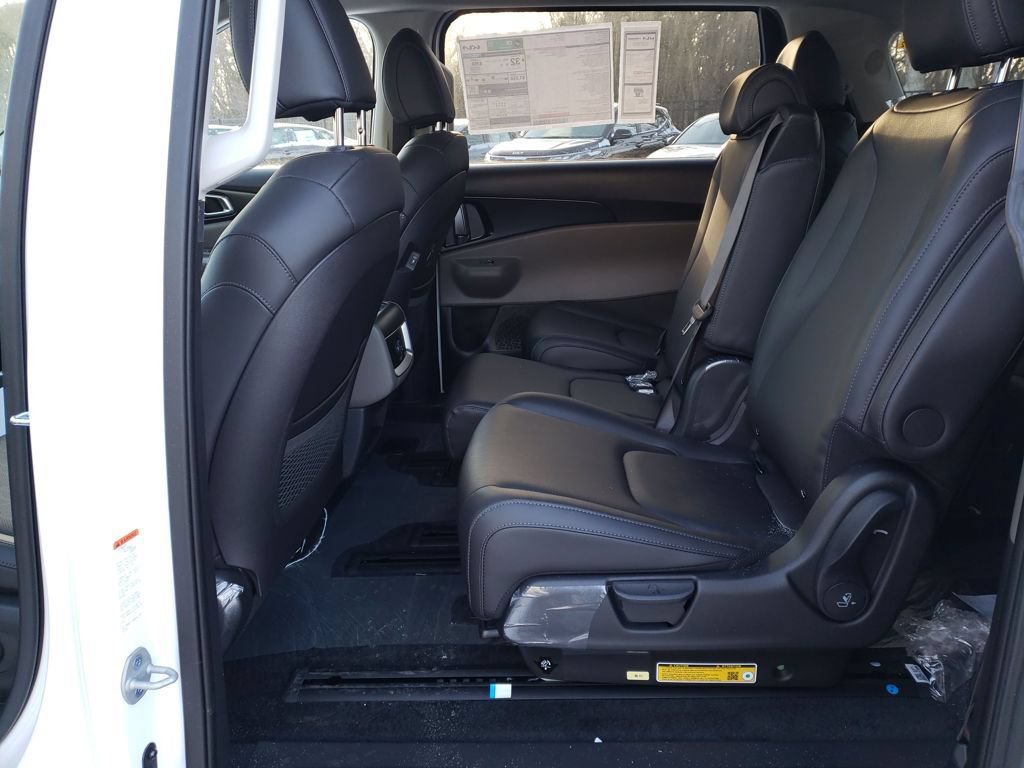 New 2026 Kia Carnival LXS FWD image 26