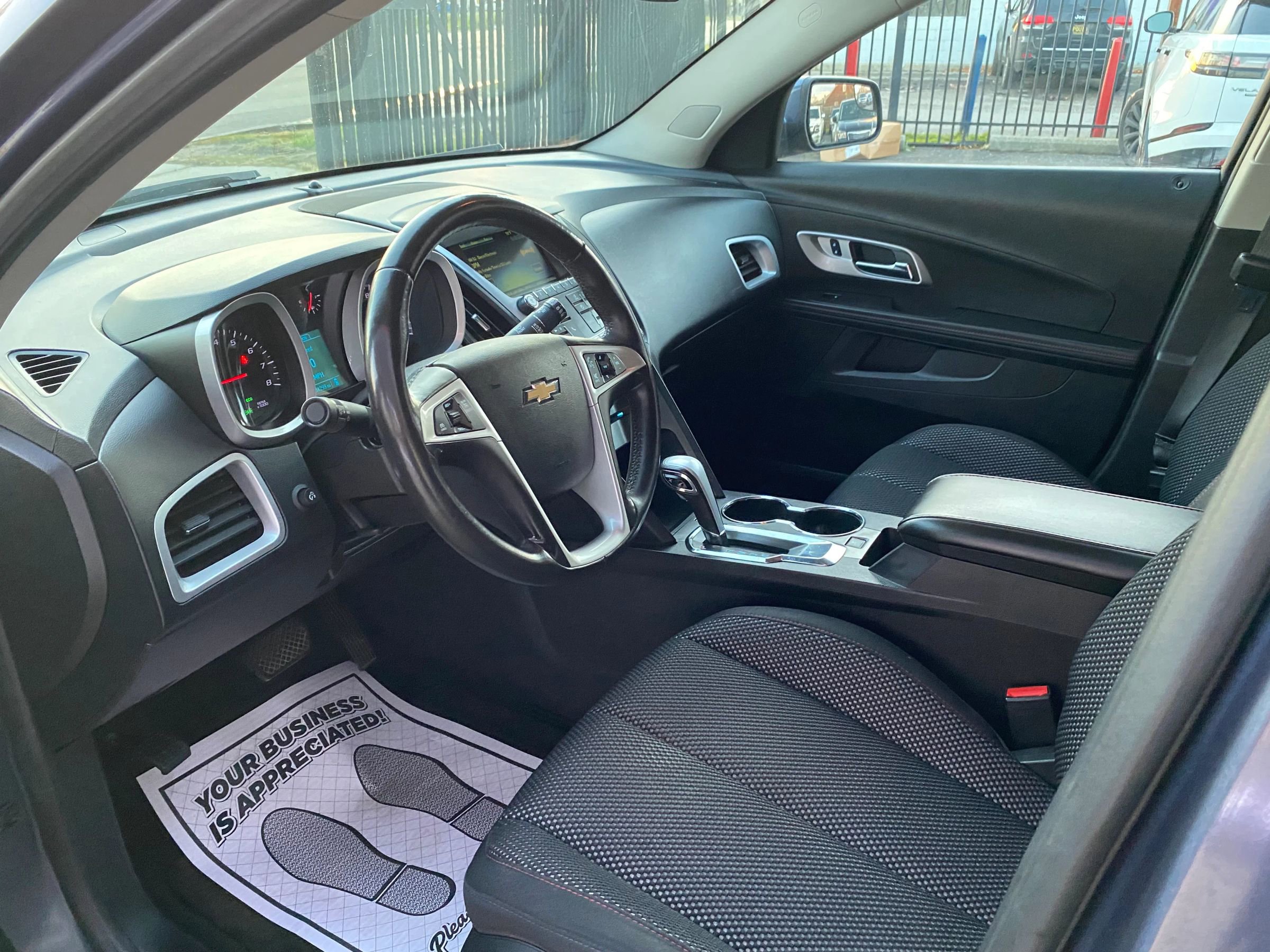 Used 2014 Chevrolet Equinox LT w/ Driver Convenience Package image 3