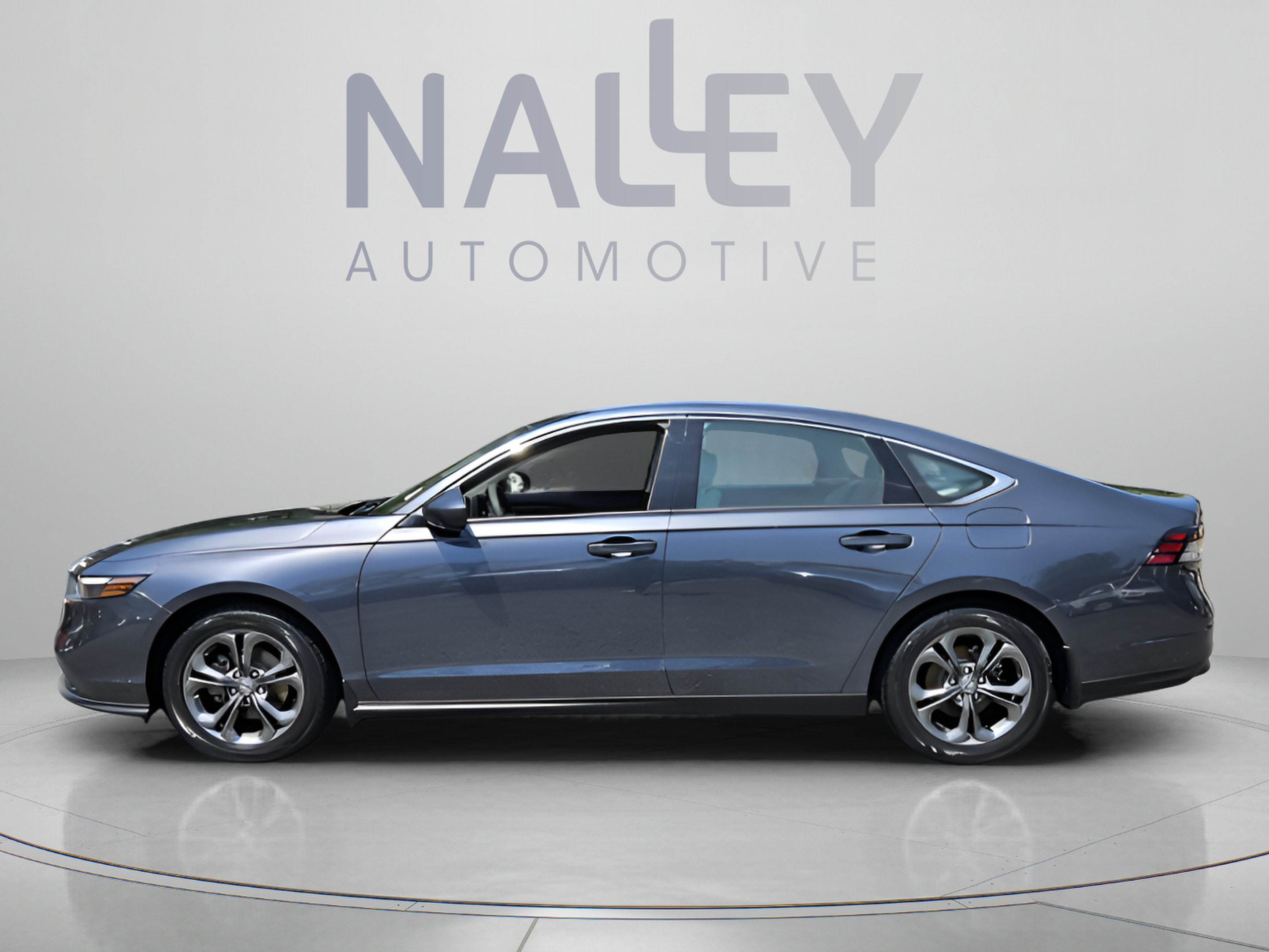 Used 2023 Honda Accord EX image 2