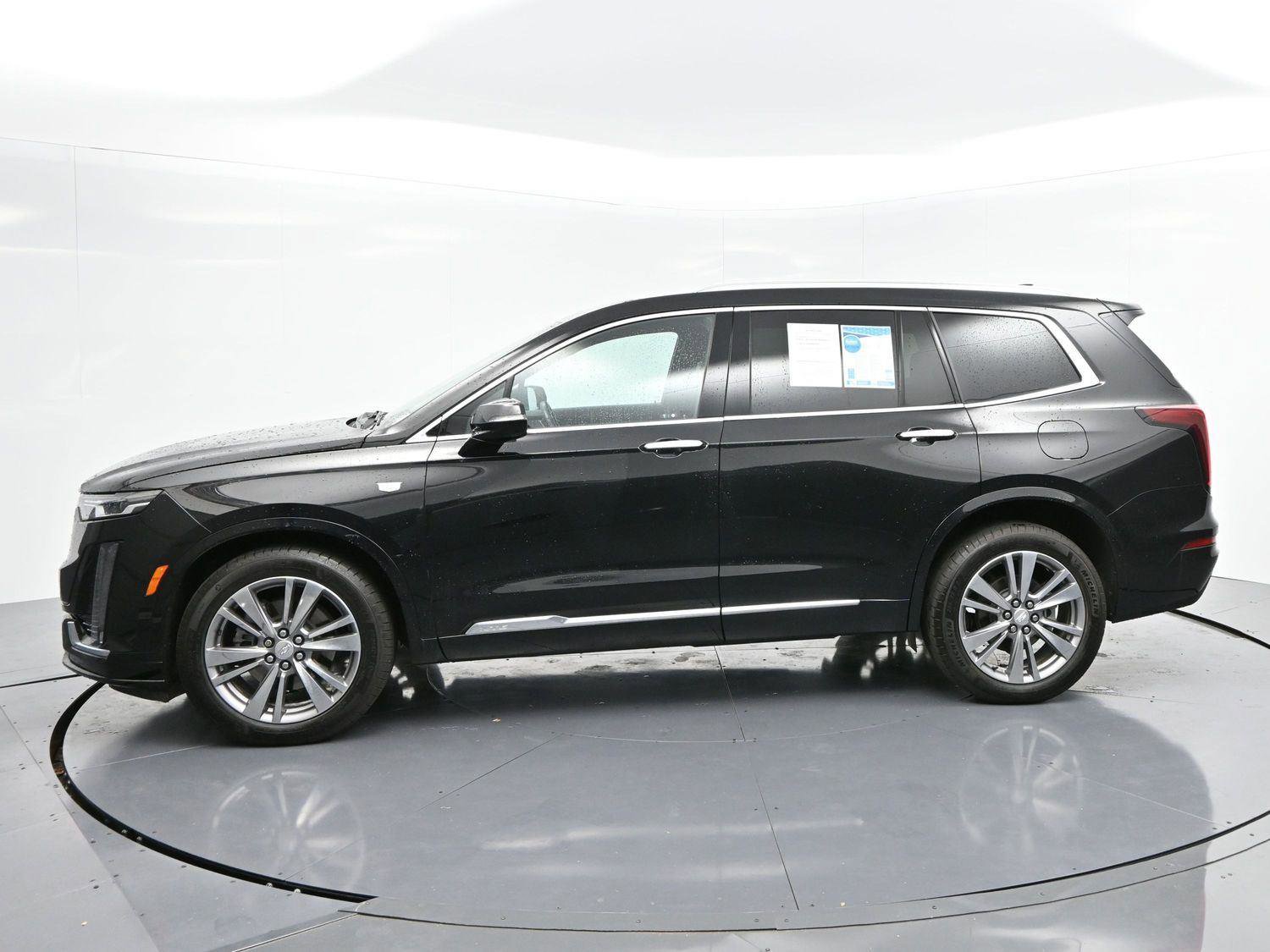Used 2024 Cadillac XT6 Premium Luxury w/ LPO, Floor Liner Package AWD/4WD image 4