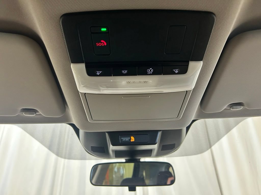 Used 2023 Nissan Rogue SV AWD/4WD image 17