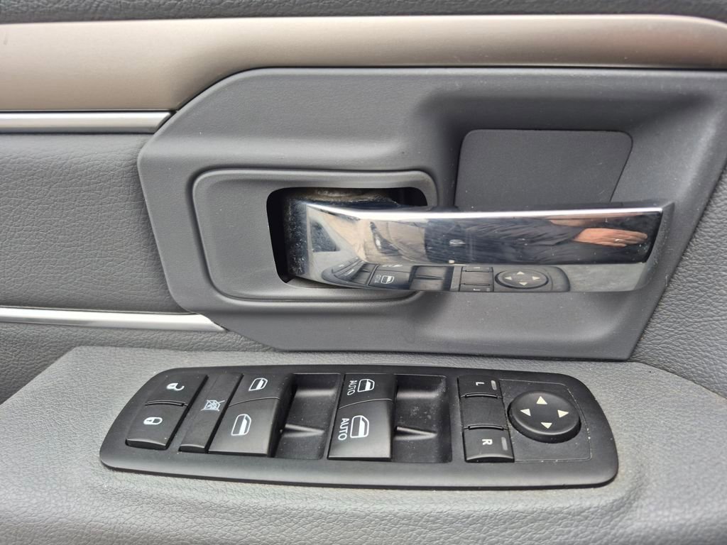 Used 2017 RAM 1500 Classic SLT image 15