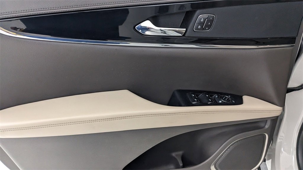 Used 2023 Lincoln Nautilus AWD w/ Premium Package image 27