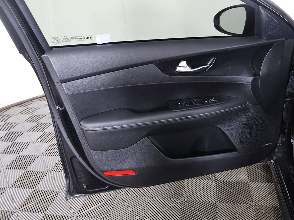 Used 2023 Kia Forte GT-Line w/ GT-Line Premium Package image 23