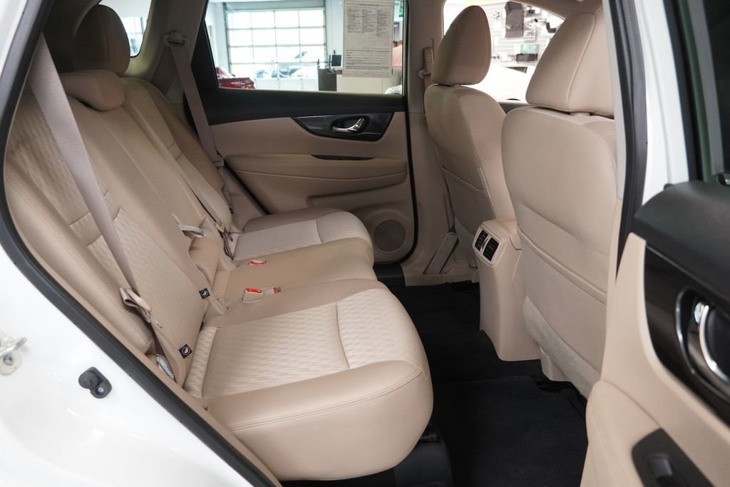 Used 2019 Nissan Rogue SV AWD/4WD image 30