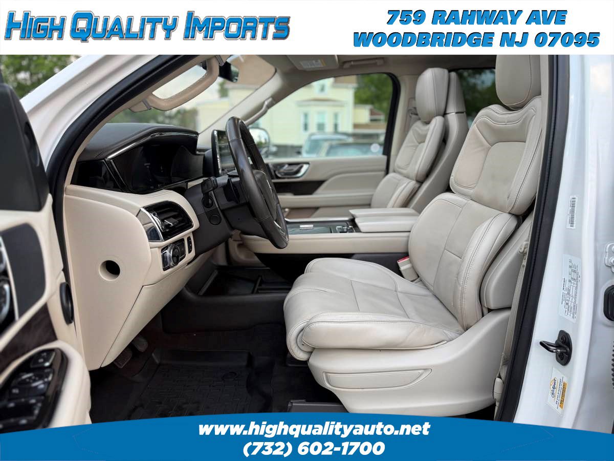Used 2018 Lincoln Navigator Select w/ Technology Package AWD/4WD image 12