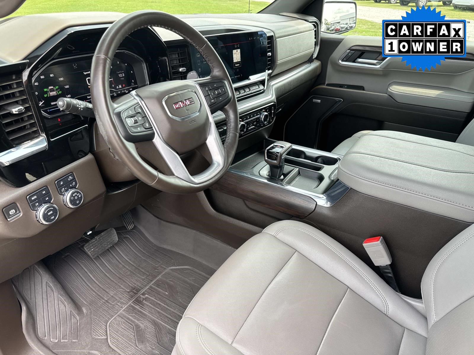 Used 2023 GMC Sierra 1500 SLT w/ SLT Premium Plus Package AWD/4WD image 28