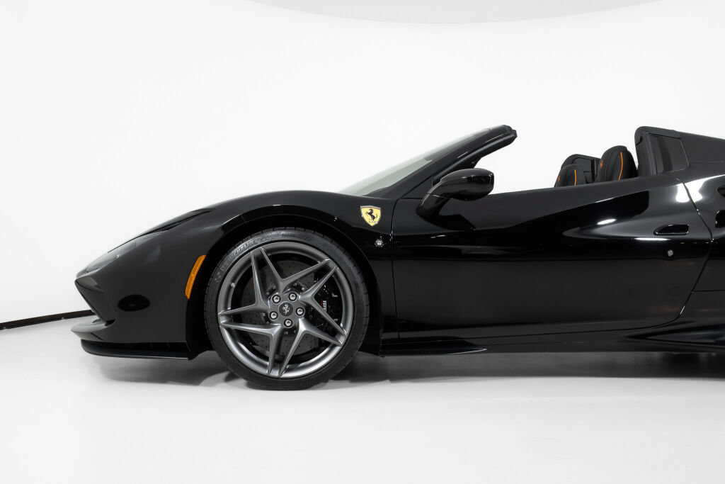 Used 2022 Ferrari F8 Tributo RWD image 15