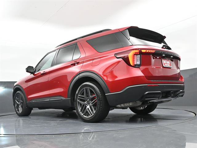 Used 2025 Ford Explorer ST-Line w/ Premium Package RWD image 36