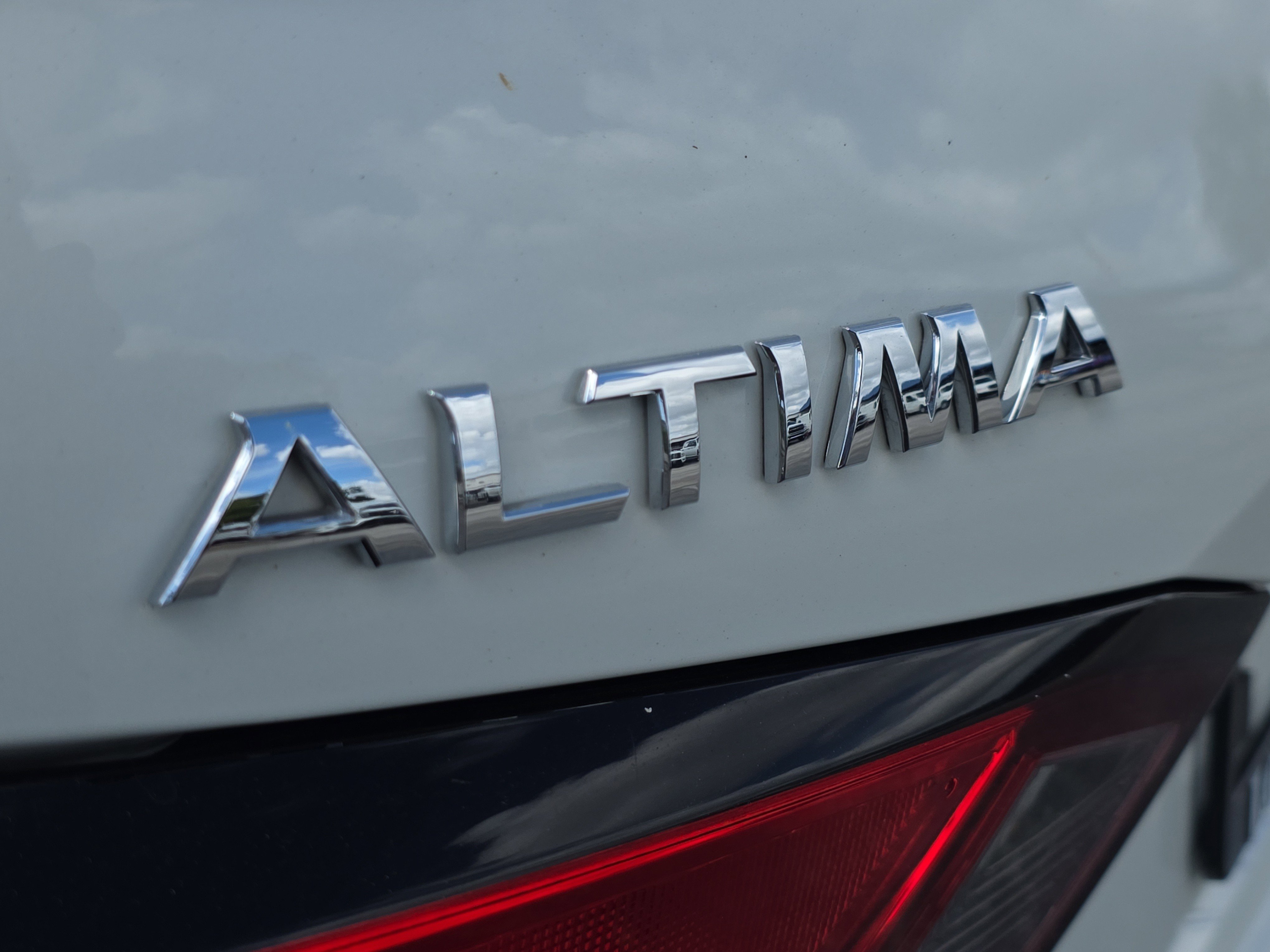 Used 2022 Nissan Altima 2.5 SR image 10