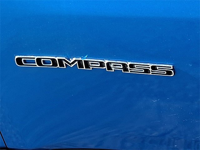 Used 2023 Jeep Compass Limited image 30