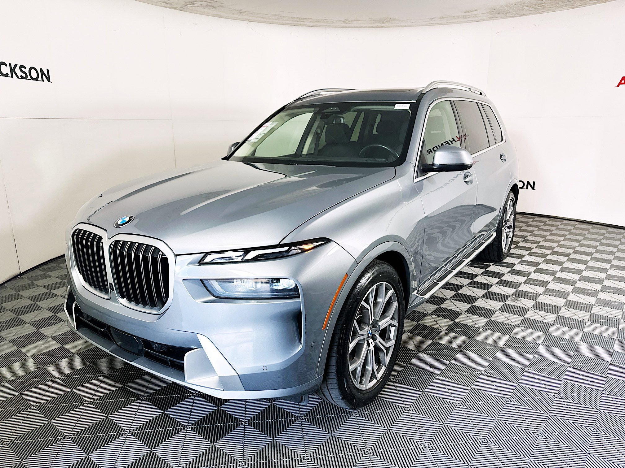 Used 2024 BMW X7 xDrive40i image 7