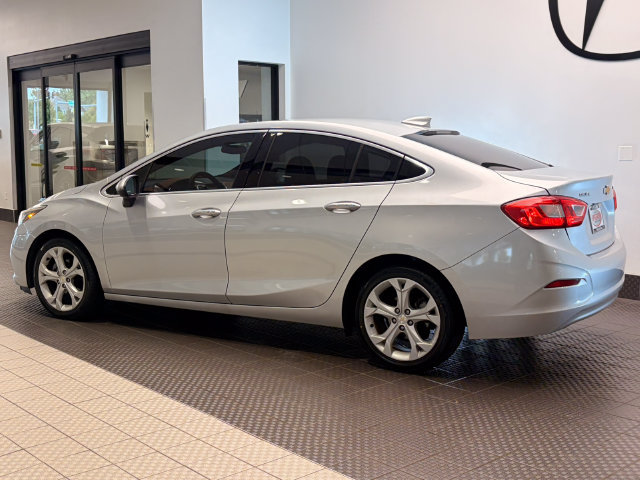 Used 2017 Chevrolet Cruze Premier FWD image 3