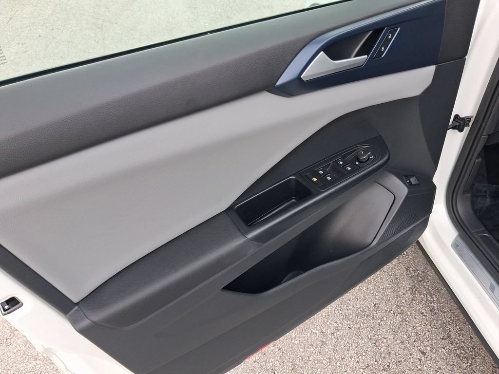 Certified 2023 Volkswagen Taos SE FWD image 20