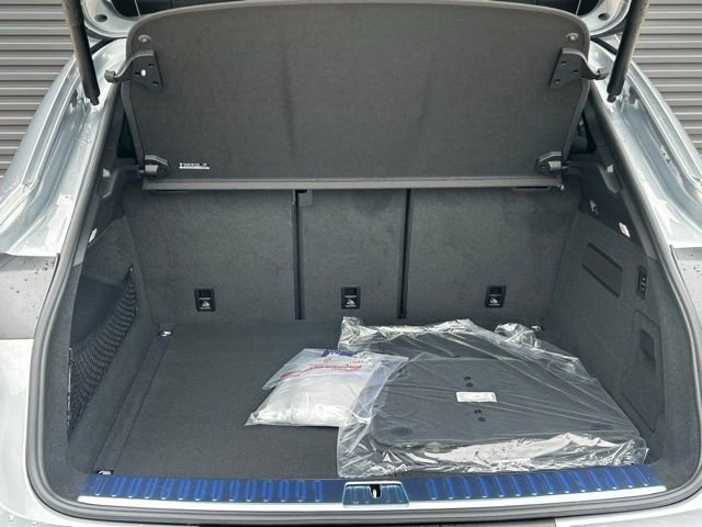 Used 2025 Porsche Cayenne Coupe AWD/4WD image 14