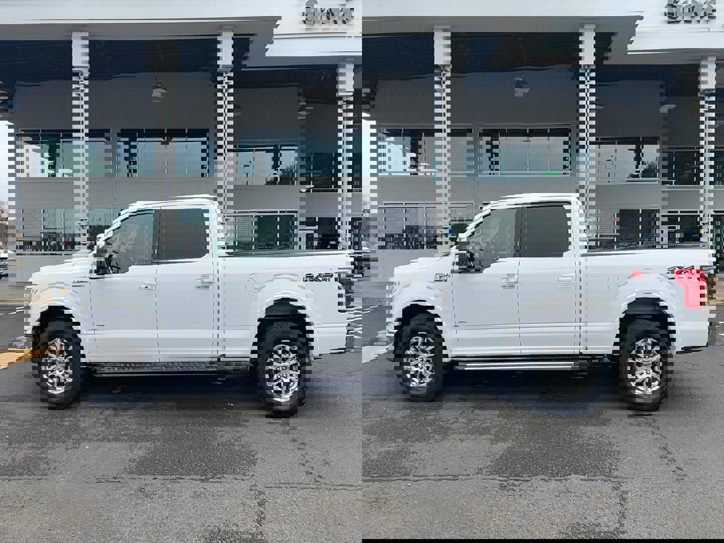 Used 2016 Ford F150 Lariat w/ Equipment Group 501A Mid image 9