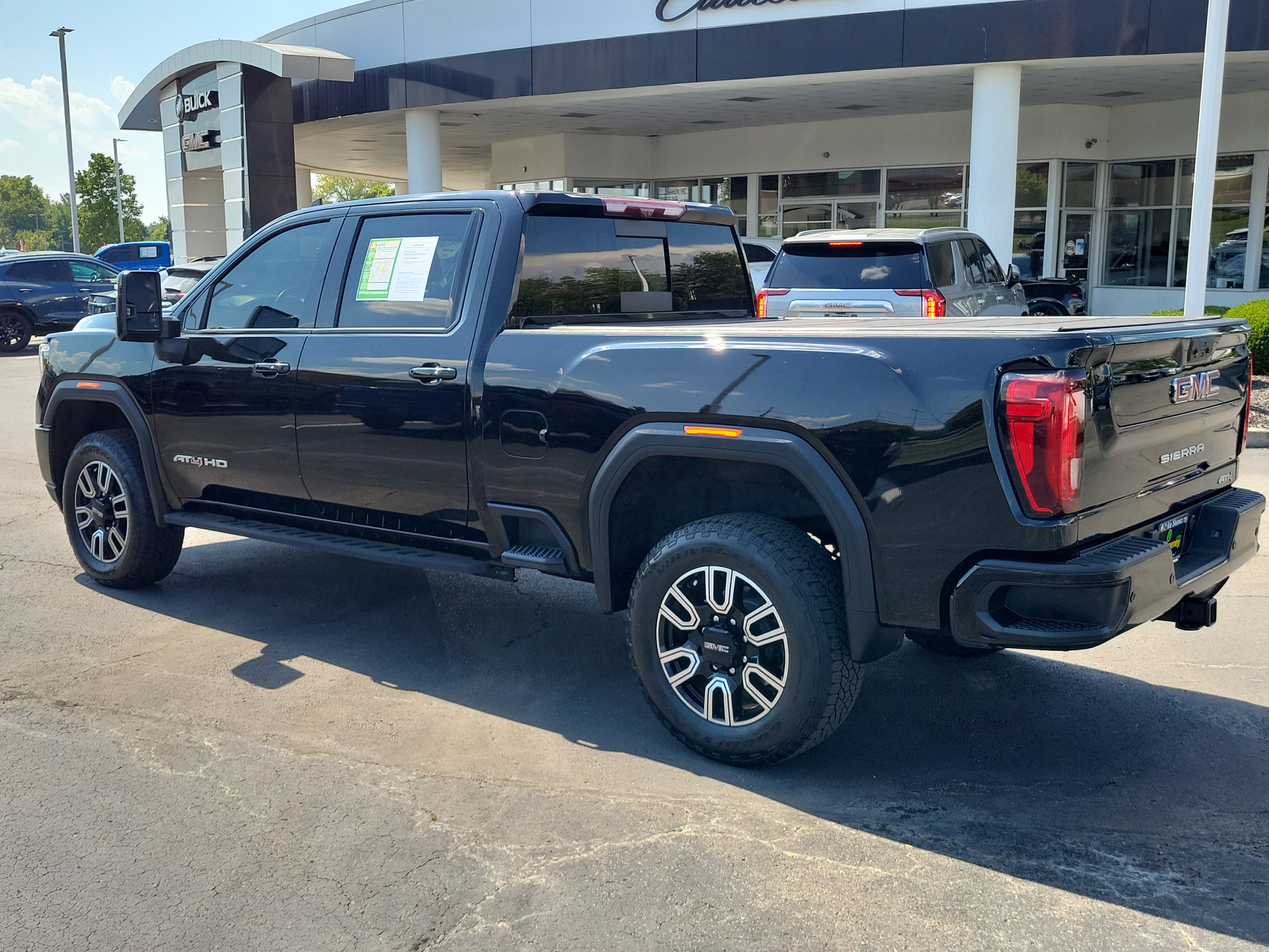 Used 2022 GMC Sierra 2500 AT4 w/ AT4 Premium Plus Package AWD/4WD image 3