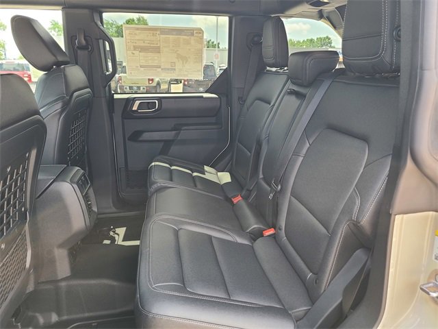 New 2025 Ford Bronco Badlands image 15