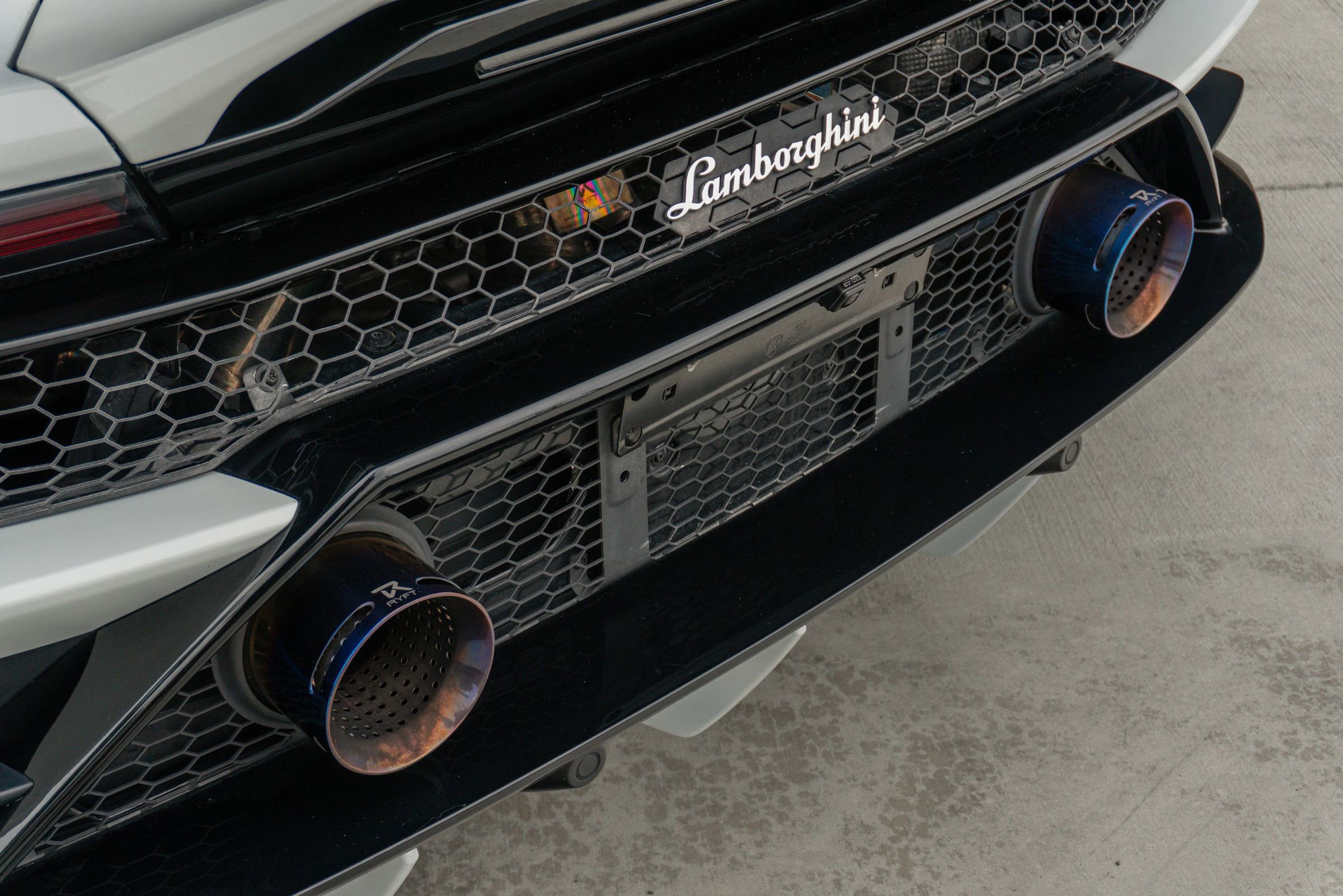 Used 2020 Lamborghini Huracan EVO image 46