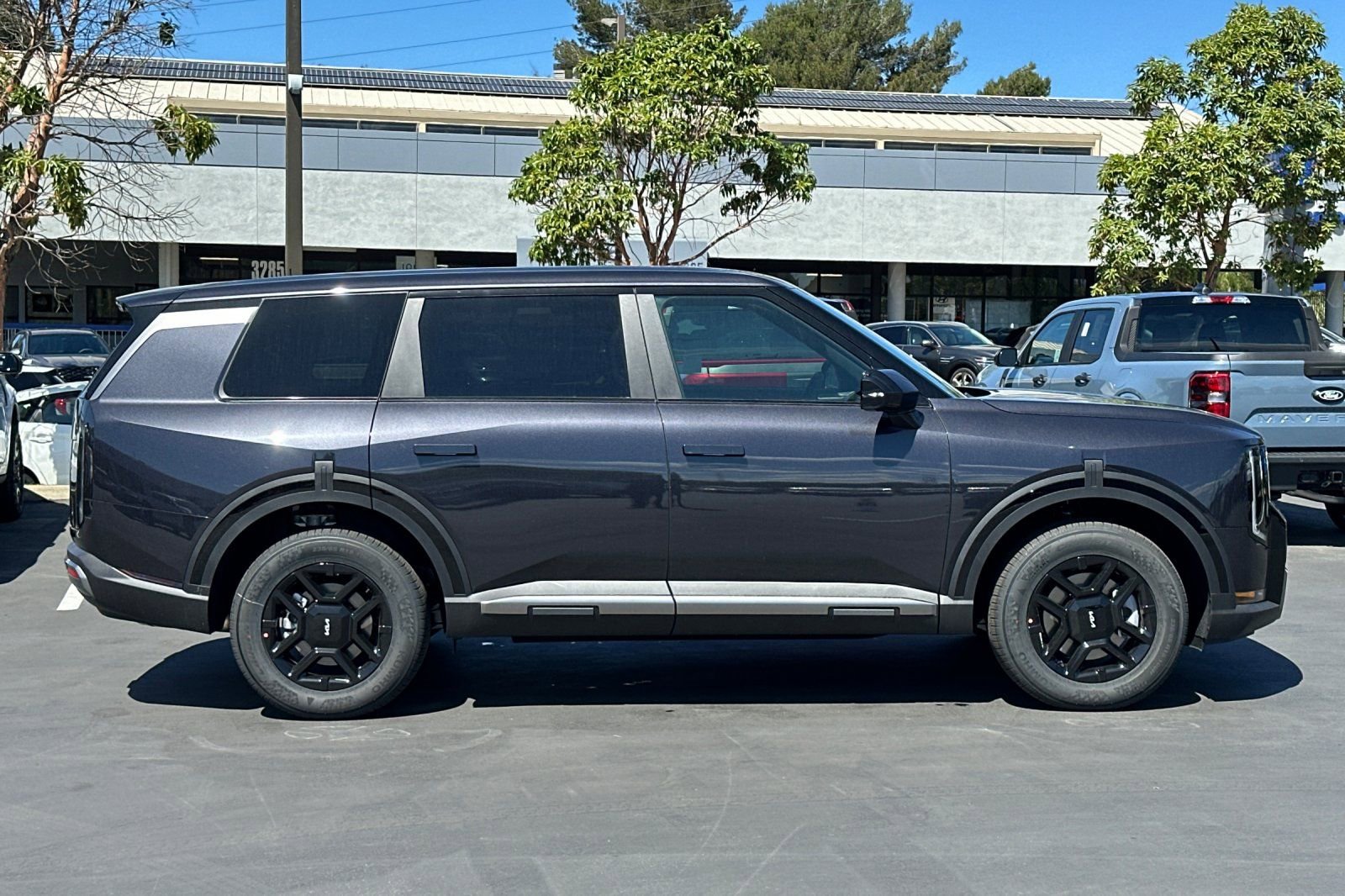 New 2027 Kia Telluride LX FWD image 3