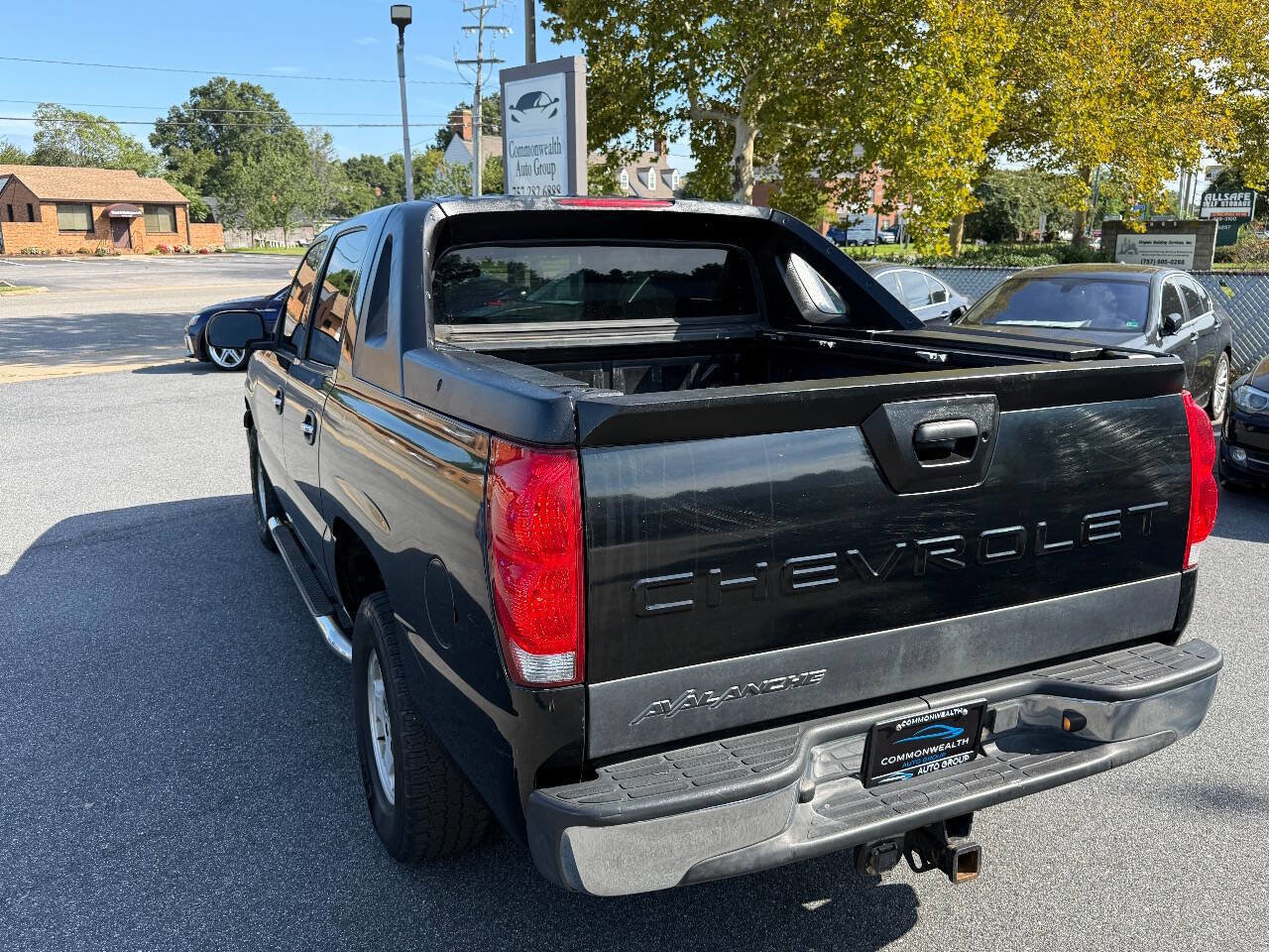 Used 2005 Chevrolet Avalanche LS w/ Chrome Exterior Package image 6