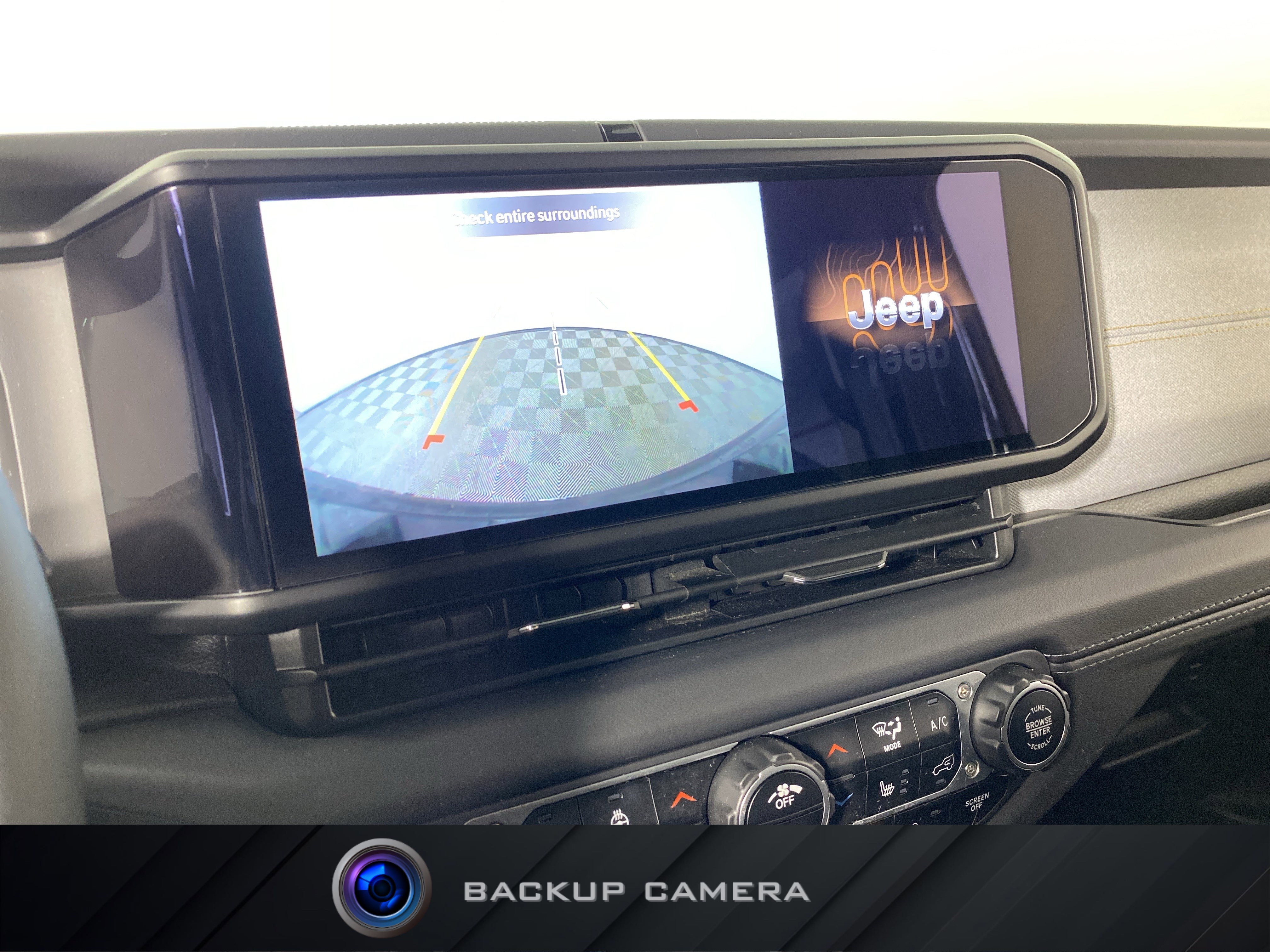 Used 2025 Jeep Wrangler Sahara w/ Safety Group image 4